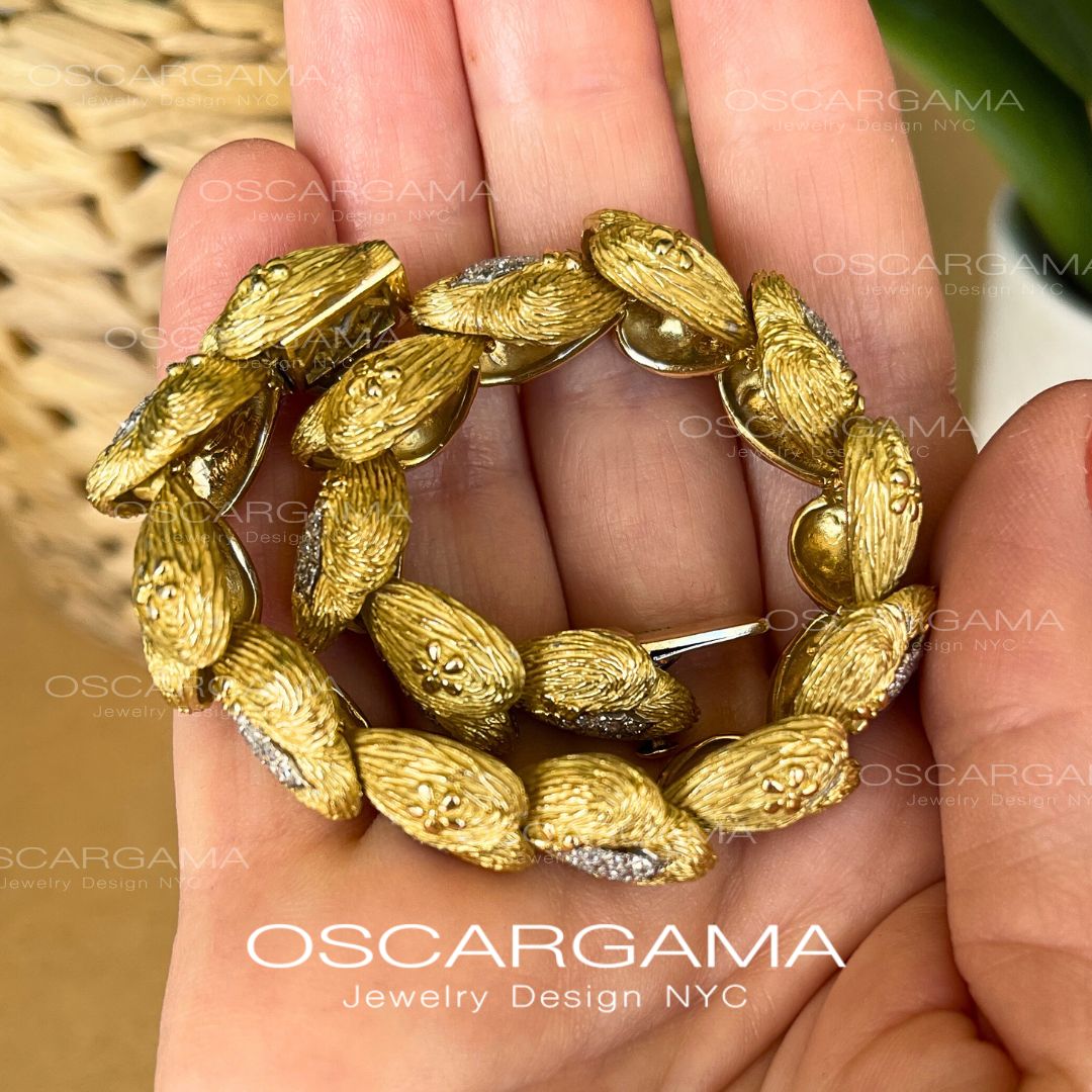 Original Vintage style mid-century bracelet in 18k gold and Platinum