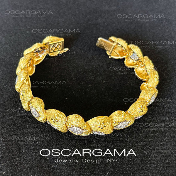 Original Vintage style mid-century bracelet in 18k gold and Platinum