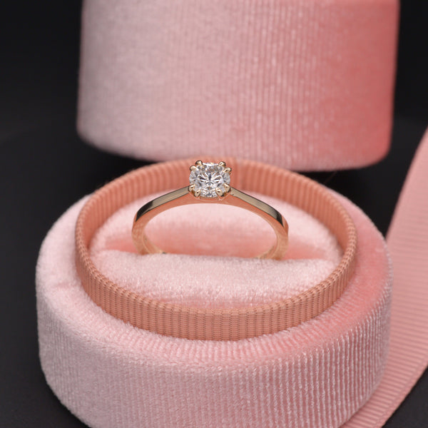 Buy quality 18kt / 750 yellow gold classic engagement solitaire diamond  ladies ring 8lr11 in Pune