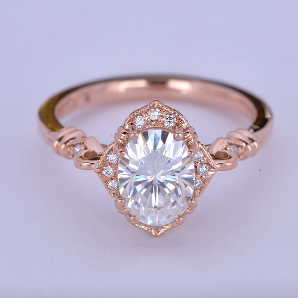 Oval Halo vintage look engagement ring in rose gold