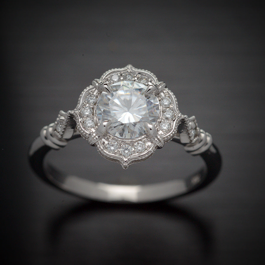 Lyzzy vintage inspired round engagement ring in white gold